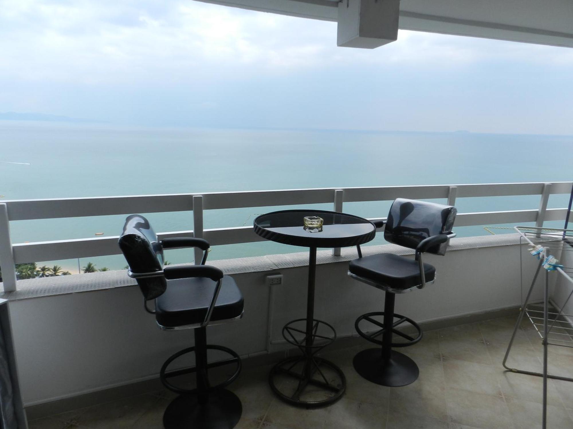 Jomtien Plaza Condotel Zimmer foto